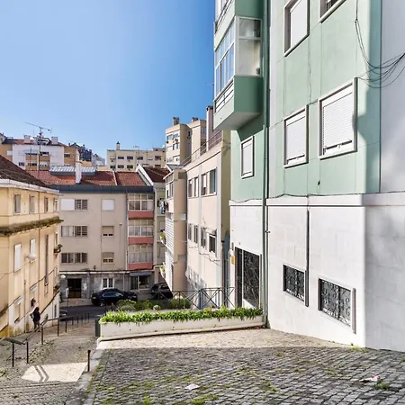 Stunning 2-bedroom In Benfica, Appartamento *