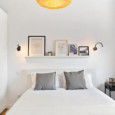 Stunning 2-bedroom In Benfica, *